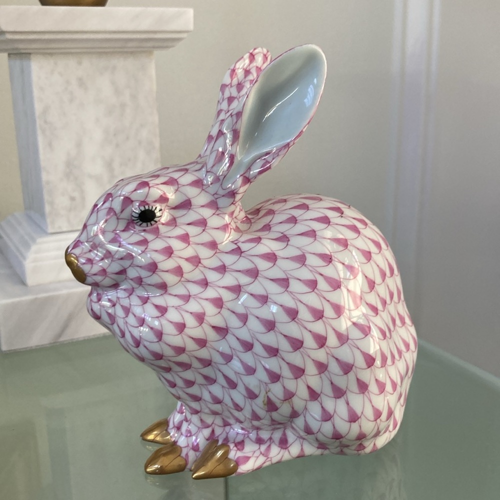 Vintage Raspberry Herend Sitting Rabbit/Bunny